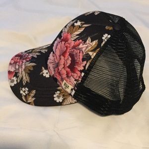 Billabong Accessories - Billabong Floral Cap Billabong Accessories - Billabong Floral Cap